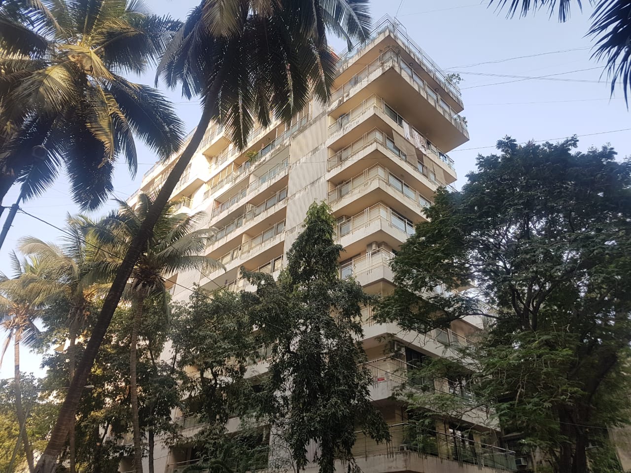 Building - Trishul, Juhu